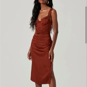 ASTR The Label - ALVA RUCHED LACE TRIM MIDI DRESS, rust, size small